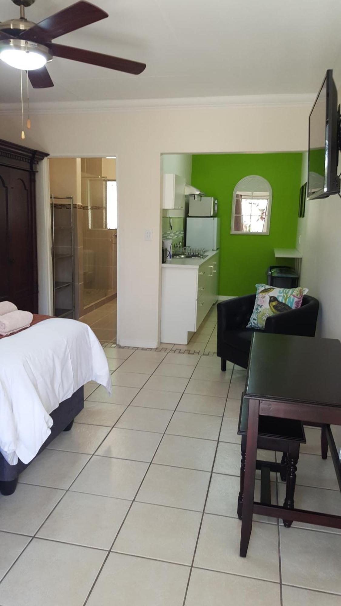 Sunshine Self Catering Apartment Mbombela Exterior foto