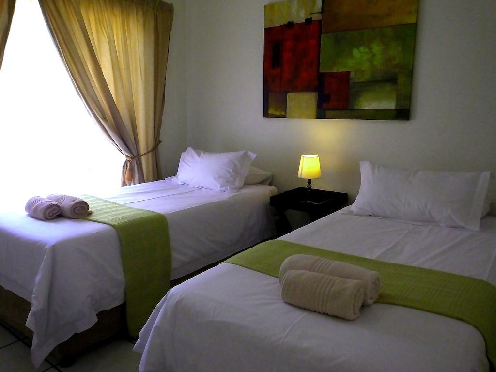Sunshine Self Catering Apartment Mbombela Cameră foto