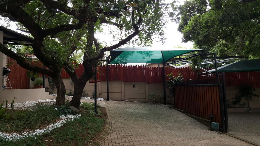 Sunshine Self Catering Apartment Mbombela Exterior foto