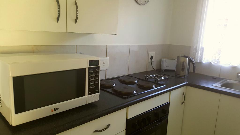 Sunshine Self Catering Apartment Mbombela Exterior foto